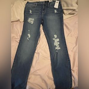 Abercrombie & Fitch medium wash ripped skinny jeans 9s/29